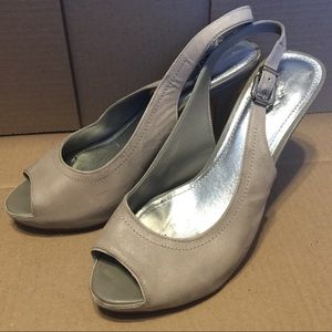 Gianni Bini tan peep toe pumps